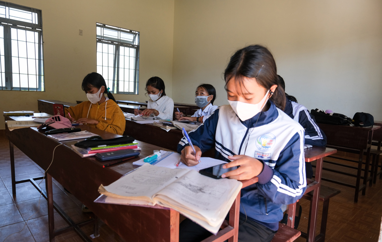 Trích 2 tỷ đồng thực hiện chương trình "Sóng và máy tính cho em"