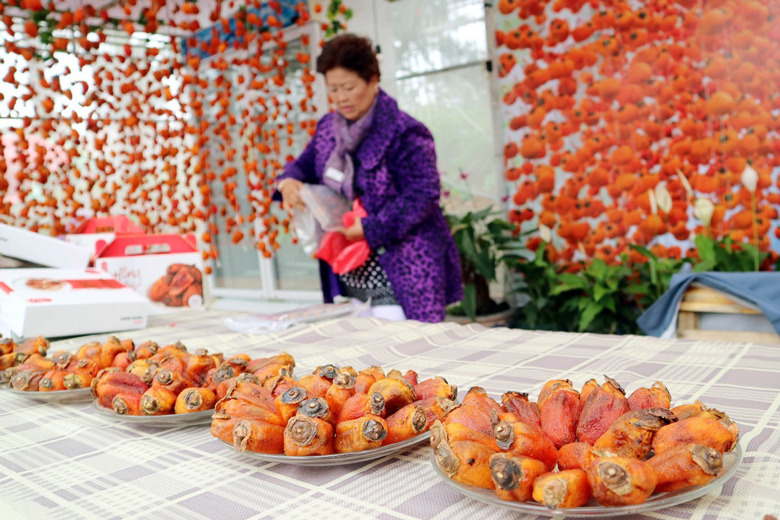 "Vàng - ngọt" mùa hồng giòn Đà Lạt