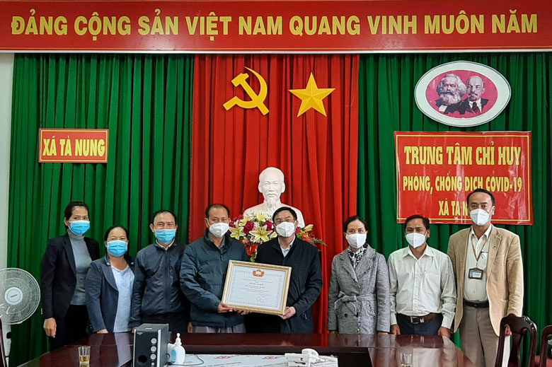 Biến khó khăn thành động lực để thi đua