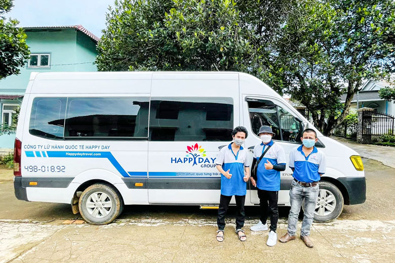 Ông Đinh Văn Dôn - Giám đốc và là người sáng lập Công ty TNHH Du lịch Happy Day Đà Lạt lại có cơ hội cùng nhân viên phát triển mảng dịch vụ mới trong đại dịch