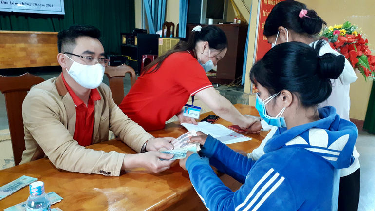 70 phụ nữ dân tộc thiểu số tham gia Dự án Trao quyền cho phụ nữ kém may mắn nhằm tăng cường khả năng phục hồi