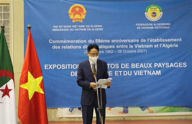 Triển lãm ảnh danh lam thắng cảnh Algeria và Việt Nam tại Algiers
