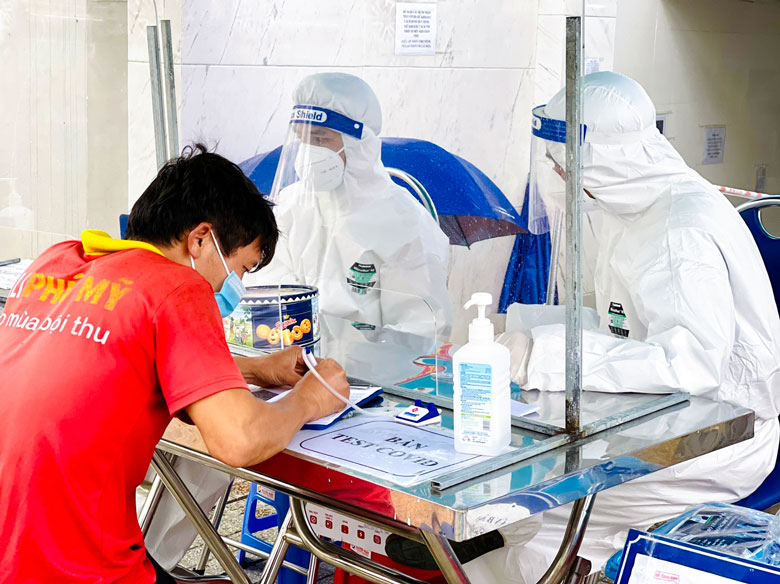 Phòng khám Đa khoa Phương Nam hỗ trợ lấy mẫu test Covid-19 tận nhà và tại doanh nghiệp