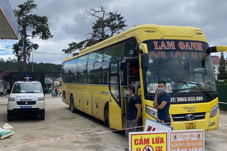 Đà Lạt: Xử lý tài xế xe đường dài trả khách vi phạm quy định phòng, chống dịch Covid-19