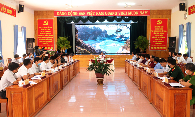 Quang cảnh buổi làm việc