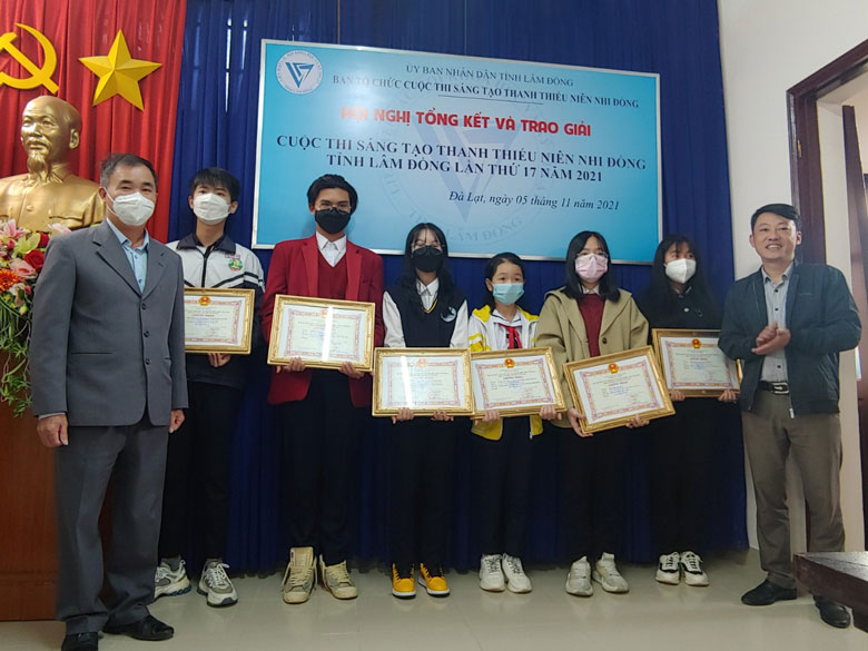 Trao giải khuyến khích