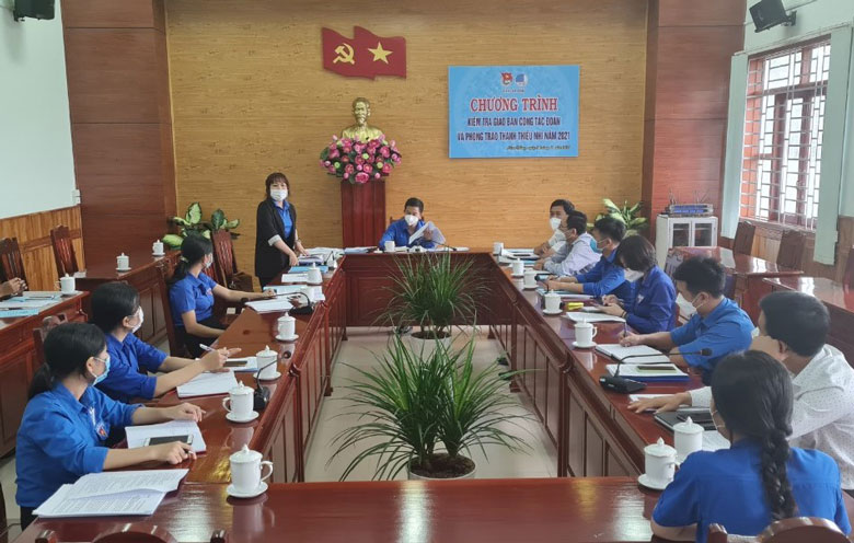 Giao ban công tác Đoàn và phong trào thanh thiếu nhi cụm phía Nam