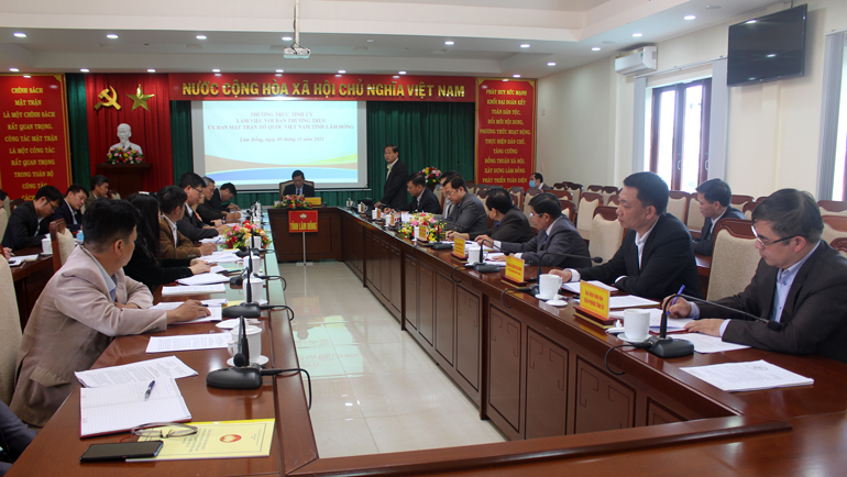 Toàn cảnh buổi làm việc của Thường trực Tỉnh ủy với Ban Thường trực Ủy ban MTTQ Việt Nam tỉnh