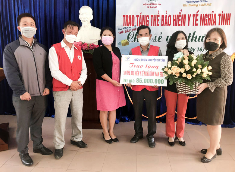 Những bông hoa Đà Lạt ngát hương trong vườn nhân ái