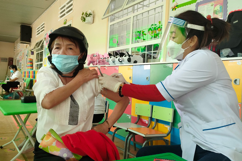 Đức Trọng: Tiêm vắc xin phòng Covid-19 đợt 21
