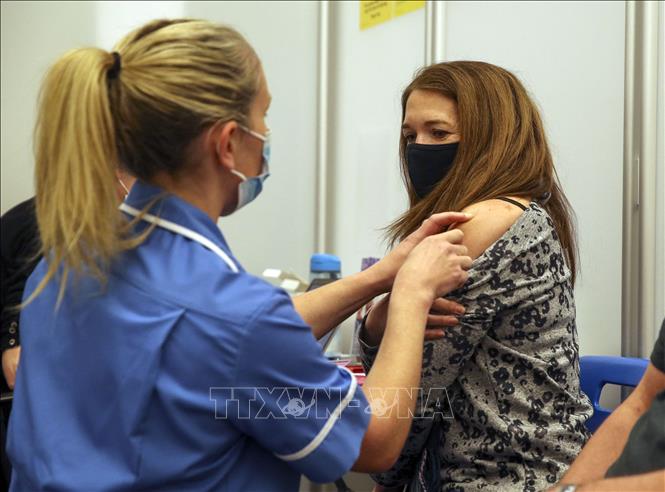 Những nghiên cứu về tác động của vaccine ngừa COVID-19 đối với sức khỏe