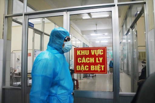 Sáng 17/11: Gần 500 ca COVID-19 nặng phải thở máy, ECMO; F0 cộng đồng tăng ở nhiều địa phương