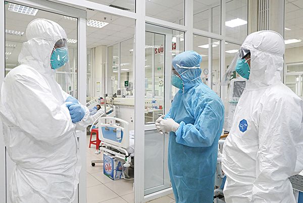 Sáng 18/11: Gần 875.000 ca COVID-19 đã chữa khỏi; thêm 1 triệu liều vaccine Moderna về Việt Nam