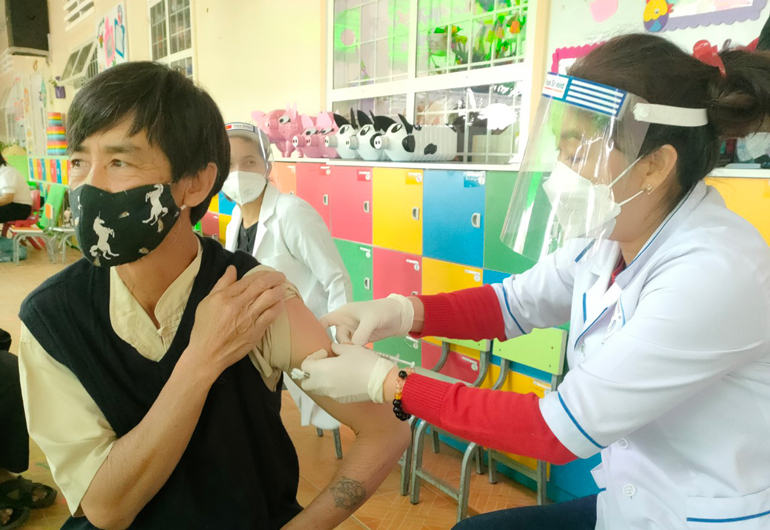 Đức Trọng: Tiêm gần 40.000 liều vắc xin Vero Cell mũi 2 phòng Covid-19