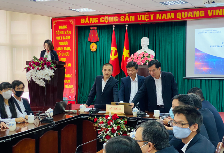 Khai trương Cổng đăng ký tên miền quốc gia ''.vn'' tại tỉnh Lâm Đồng