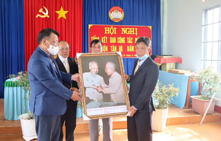 Đồng chí Nguyễn Tạo dự hội nghị mặt trận tại Đức Trọng