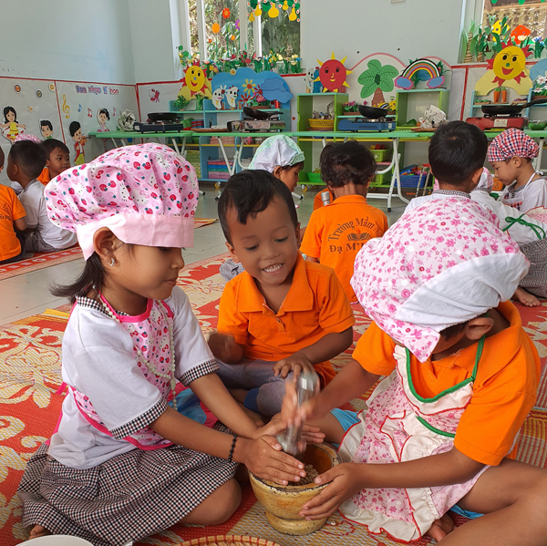 Ngay ở độ tuổi mầm non các em đã được học thêm những kiến thức, kỹ năng trong cuộc sống