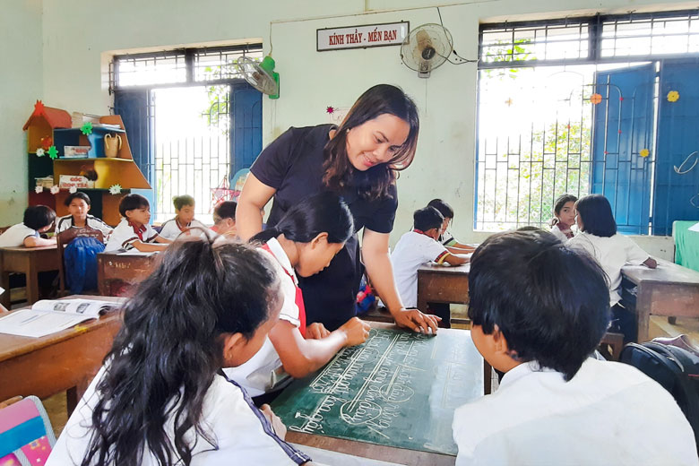 Dành yêu thương cho trẻ vùng khó khăn