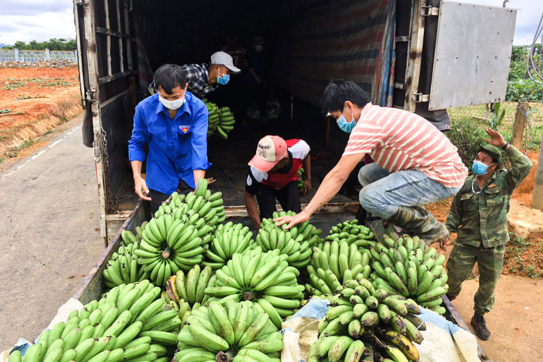 Đa dạng hoạt động thanh niên trong vùng đồng bào DTTS