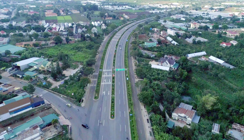 Giao thông phát triển, Tây Nguyên đang đổi mới từng ngày