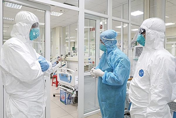 Hơn 937.000 bệnh nhân COVID-19 đã khỏi; 10 việc F0 khi cách ly, theo dõi sức khoẻ tại nhà cần làm