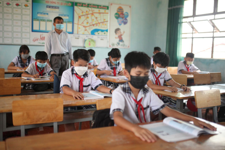 Cát Tiên: Linh hoạt chuyển từ học trực tiếp sang hình thức học trực tuyến tại những vùng có dịch Covid-19