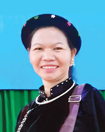 Thơ cất lên từ gió núi, mây ngàn