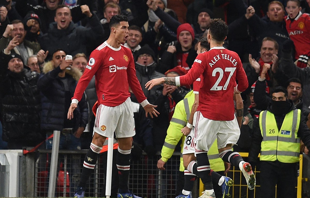 Cristiano Ronaldo tỏa sáng giúp M.U ngược dòng đánh bại Arsenal