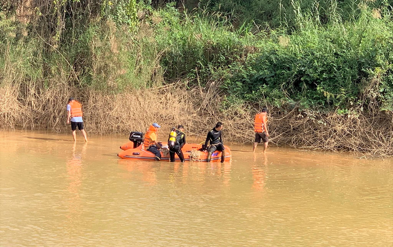 Đạ Tẻh: Huy động lực lượng tìm kiếm nạn nhân rơi xuống sông mất tích