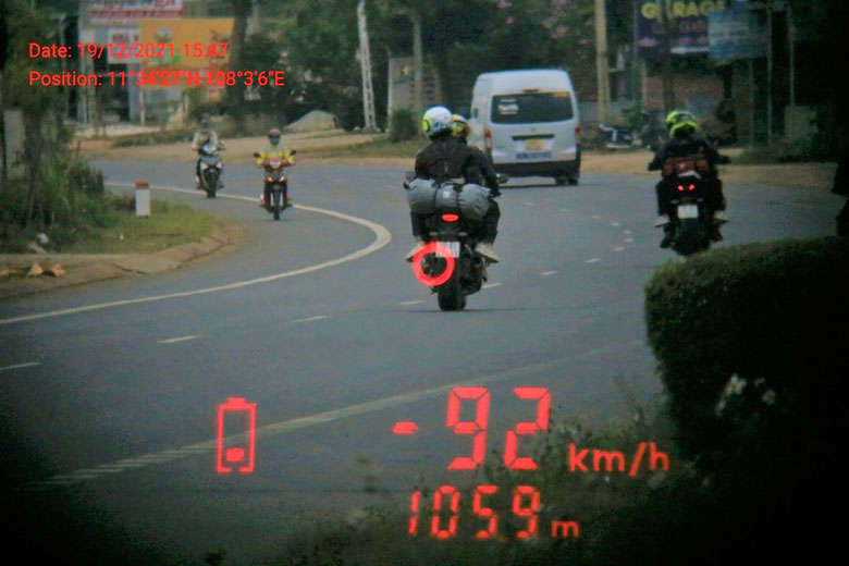 Xử phạt hơn 50 ''phượt thủ'' gây náo loạn Quốc lộ 20