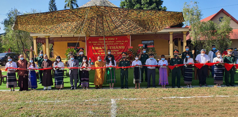 Khánh thành sân bóng đá mini tại Chùa Di Đà