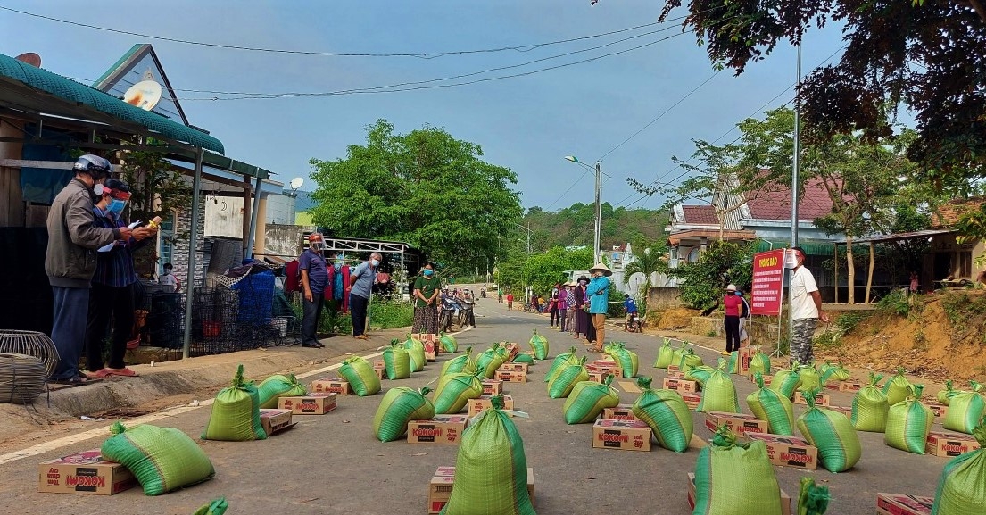 Đạ Huoai: Chăm lo đời sống cho các hộ dân trong khu phong tỏa