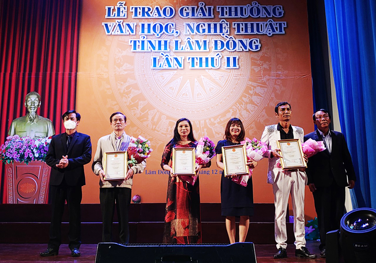 Trao giải C