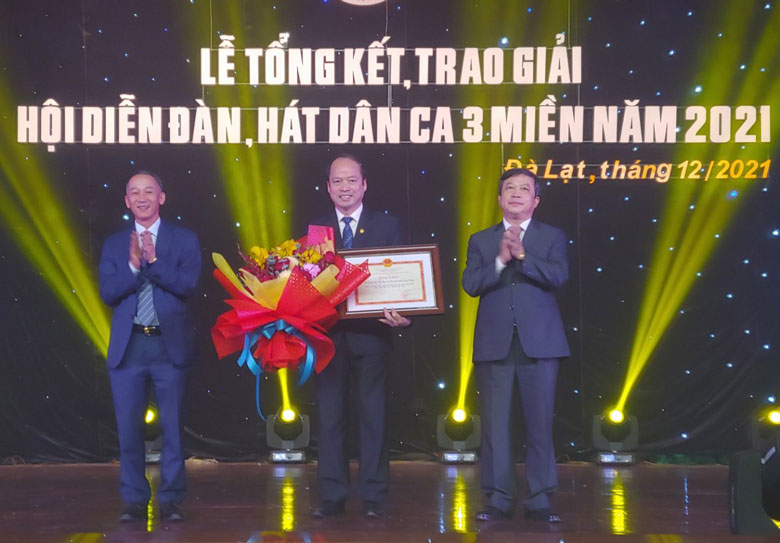 Bế mạc Hội diễn Đàn hát dân ca 3 miền tại Đà Lạt