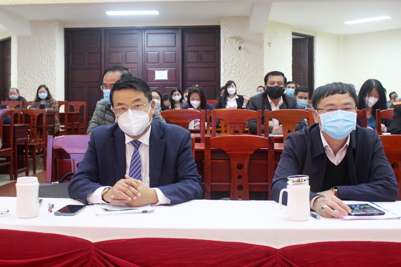 Các đại biểu tham dự quán triệt, học tập nghị quyết 04 của Ban Thường vụ Tỉnh ủy