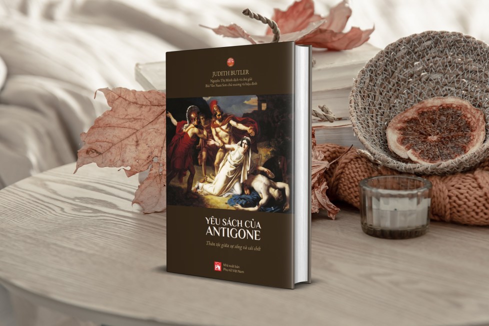 'Yêu sách của Antigone' - tác phẩm không thể thiếu của giới nghiên cứu văn học