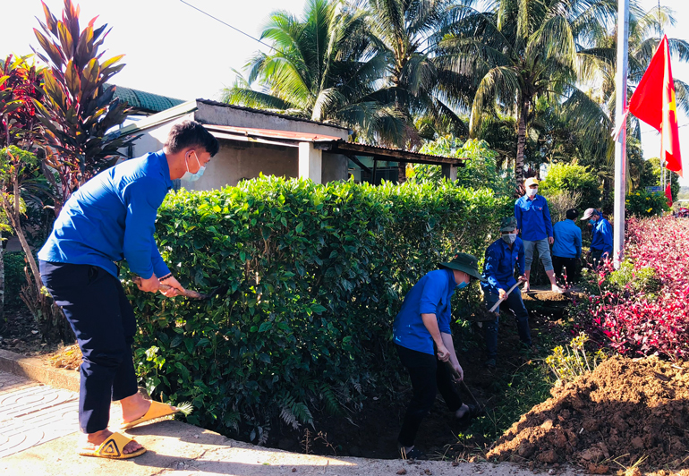 Đạ Tẻh: Tổ chức đợt công tác dân vận tại xã Quảng Trị
