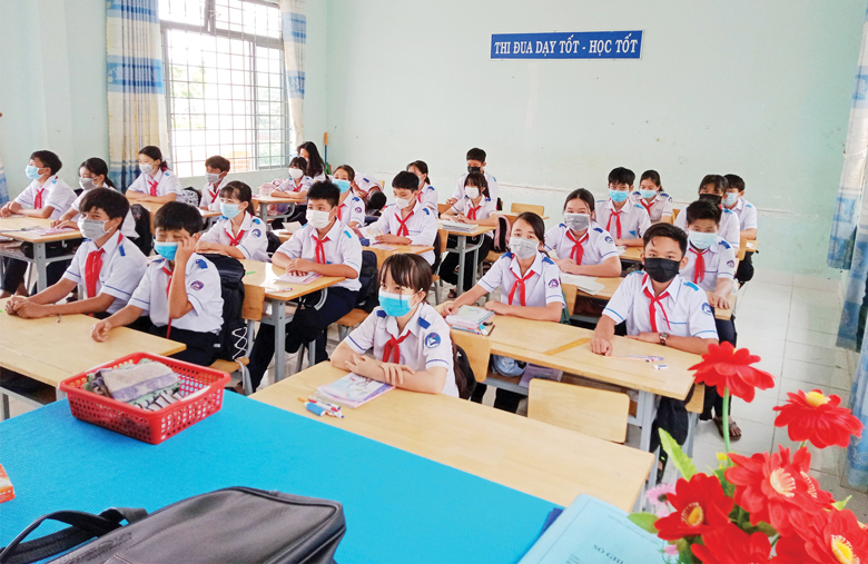 Tiết học năm học mới trong bối cảnh phòng dịch COVID-19 ở Đạ Tẻh.