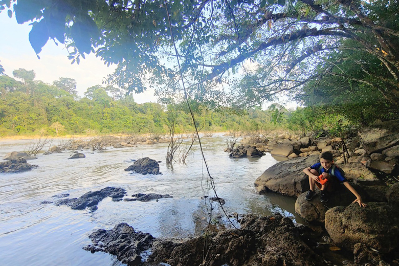 Ghềnh Bến Cự.