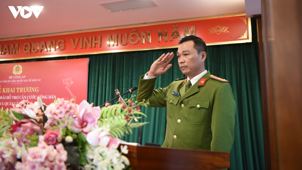 Tổng đài của Bộ Công an vừa khai trương, hơn 9.000 cuộc gọi hỏi về căn cước công dân