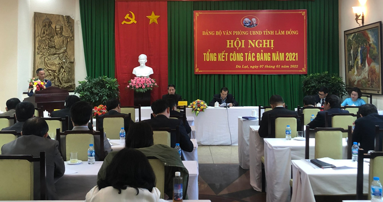 Quyền lợi của tập thể, của Nhân dân là trên hết