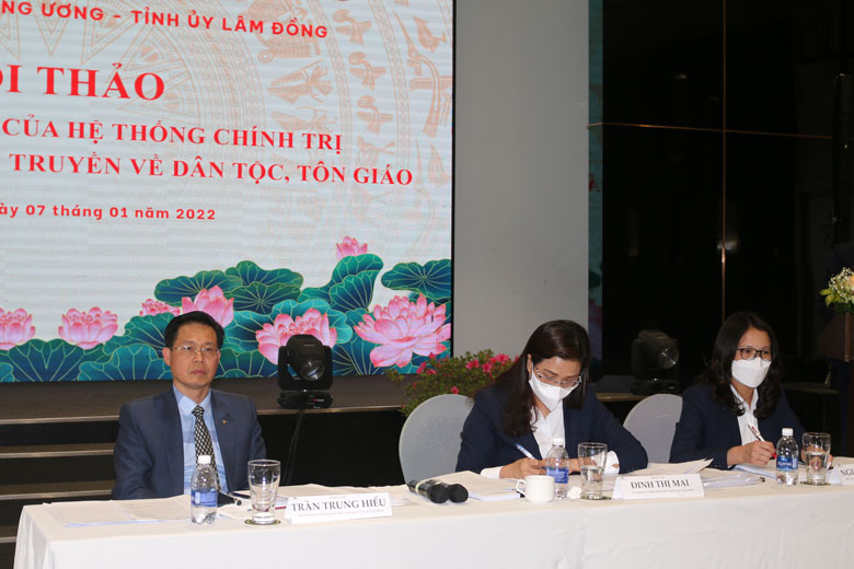 Phát huy vai trò của hệ thống chính trị trong công tác tuyên truyền về dân tộc, tôn giáo