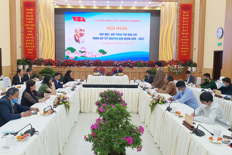 Toàn cảnh gặp mặt, đối thoại với Báo chí