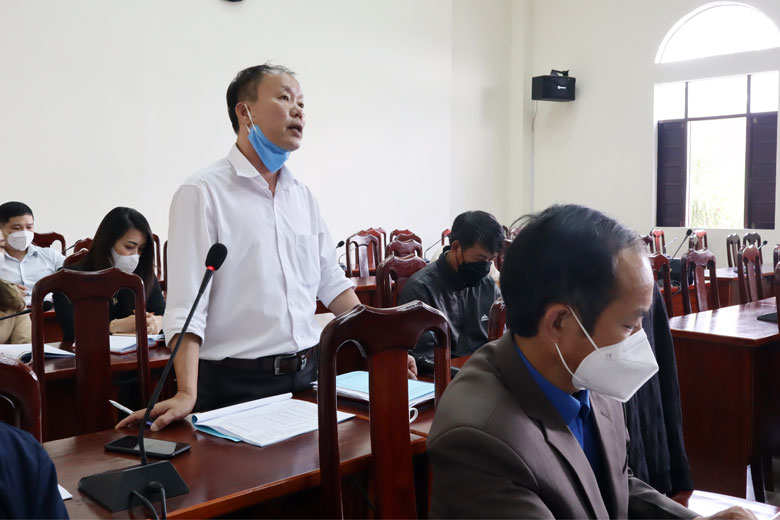 Đại biểu tham gia thảo luận, góp ý tại hội nghị