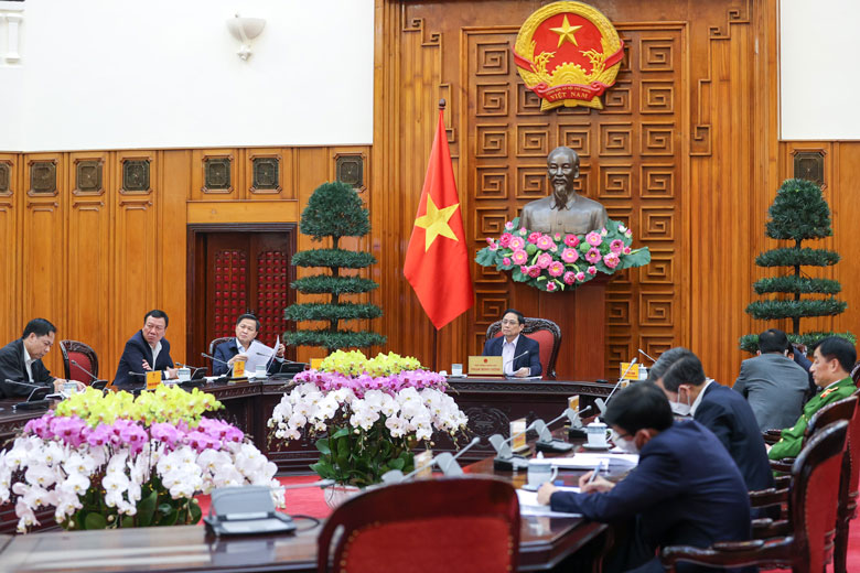 Người đứng đầu Chính phủ lưu ý, cần phát huy vai trò của cấp ủy, tổ chức đảng trong khối Chính phủ và chính quyền địa phương; phối hợp tốt giữa các cơ quan của Chính phủ, của các cấp chính quyền với các cơ quan tòa án, viện kiểm sát, cơ quan kiểm tra của Đảng để nâng cao hiệu quả hoạt động của các cơ quan