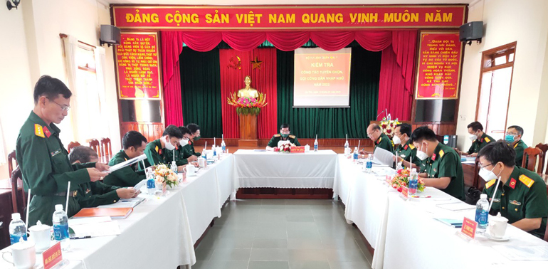 Kiểm tra công tác tuyển quân tại Đạ Tẻh