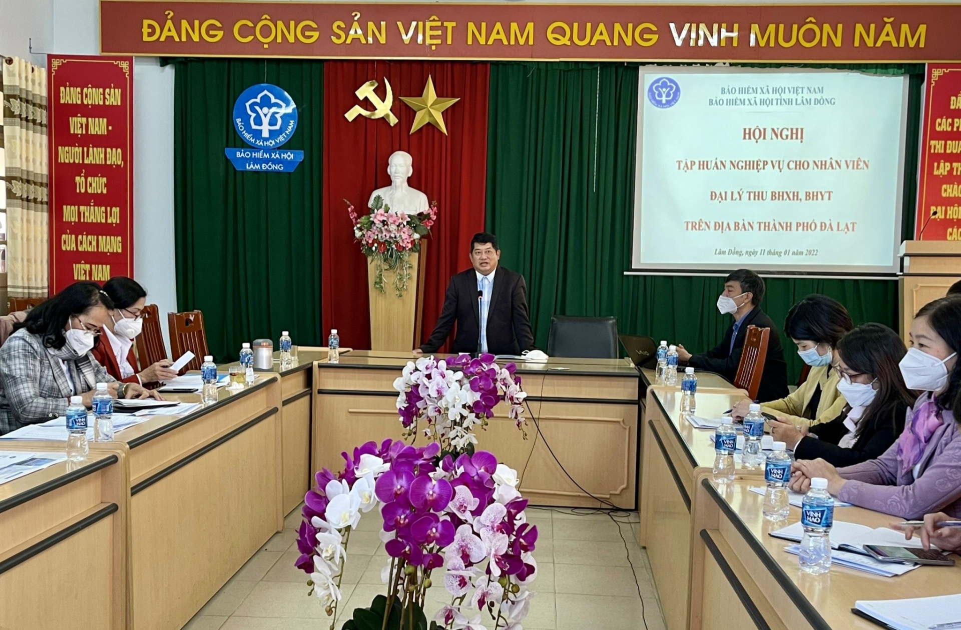 Tạo thuận lợi cho các tổ chức, cá nhân tham gia và thụ hưởng các chế độ BHXH, BHYT