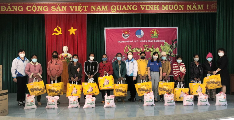 Ấm áp mùa xuân đón Tết Nhâm Dần 2022