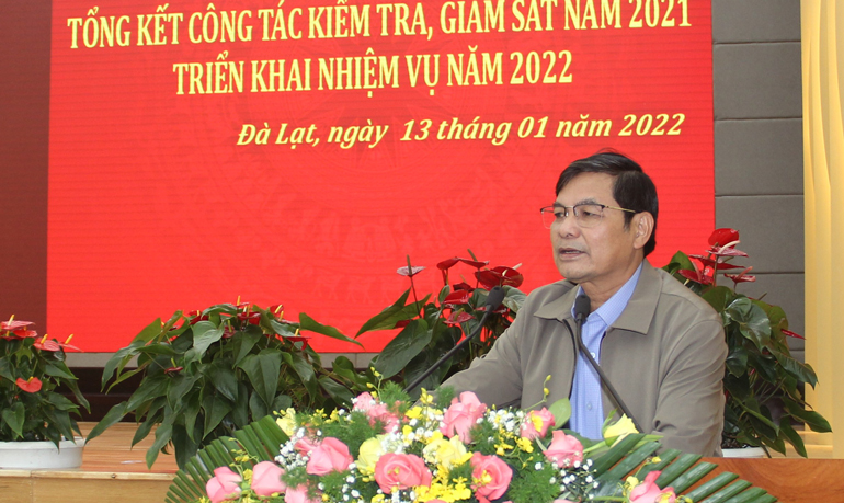 Đại biểu phát biểu tham luận tại hội nghị