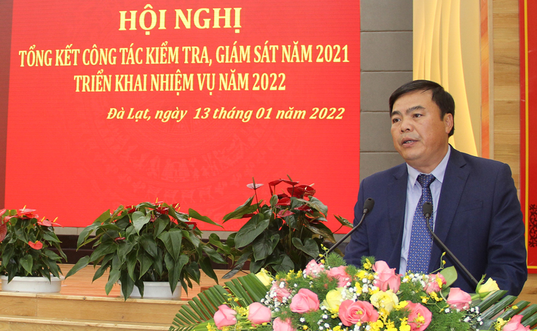 Đồng chí Chủ nhiệm UBKT Tỉnh ủy Đặng Đức Hiệp phát biểu kết luận hội nghị